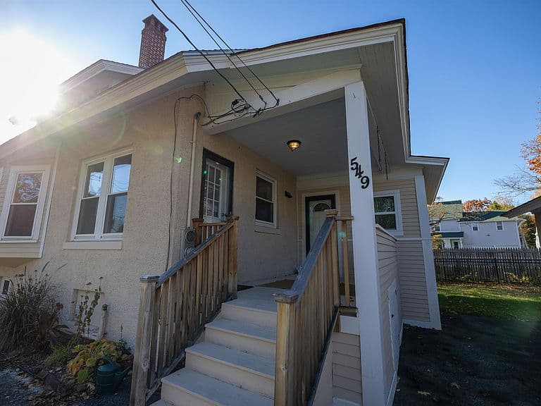 549 West Street photo 2