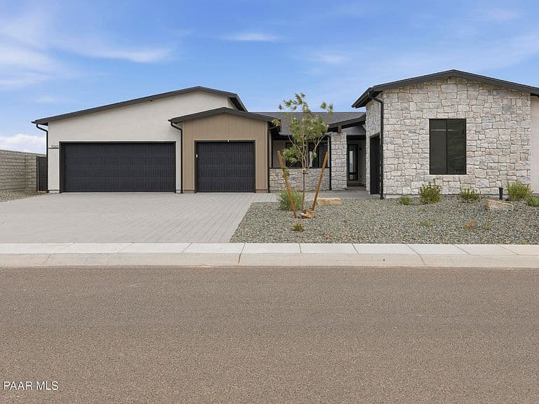 5262 E Edgar Way photo 1