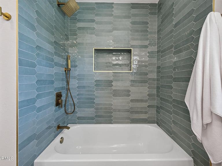 1867 E CORNELL Drive photo 4