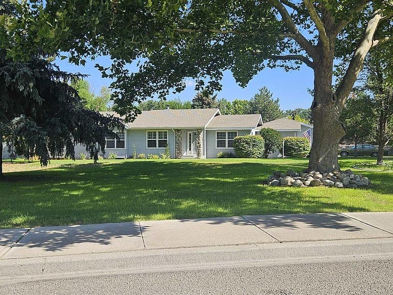 1741 Pomerelle Dr photo 1