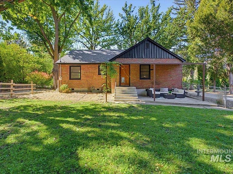 3720 N Collister Dr photo 5