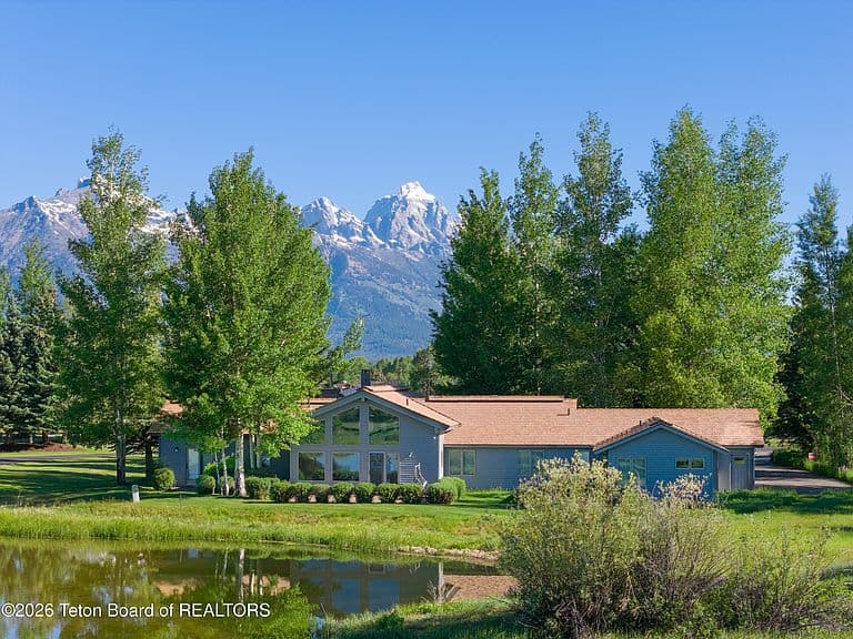 700 E Sagebrush Dr photo 2