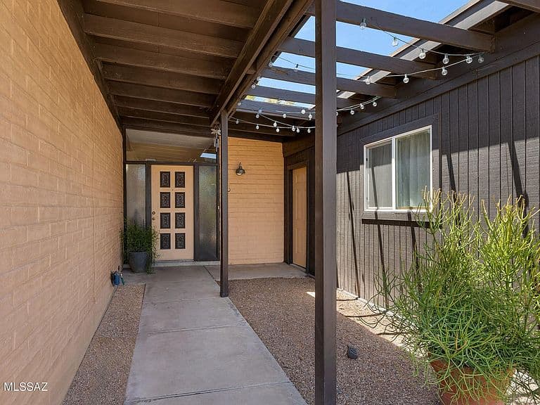 8740 E Dexter Dr photo 3