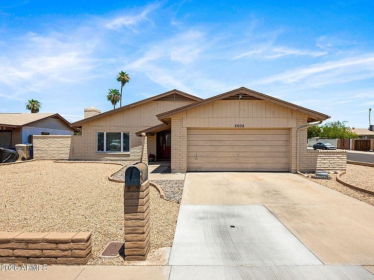 4604 W GARDENIA Avenue photo 1
