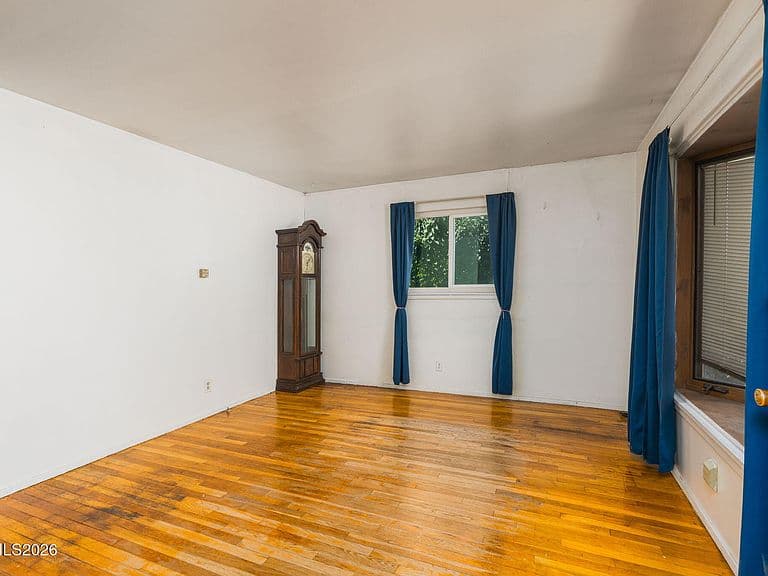1370 Castle Way photo 5