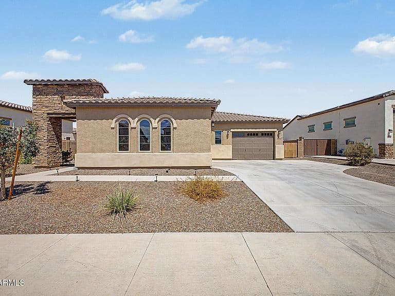17244 W LOMA Lane photo 1