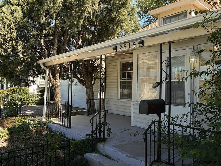 2515 Snyder Ave photo 3