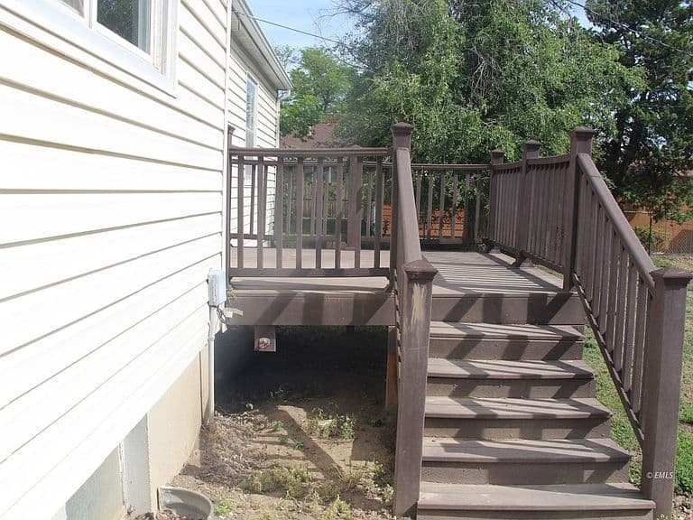 614 S Jordan Ave photo 4