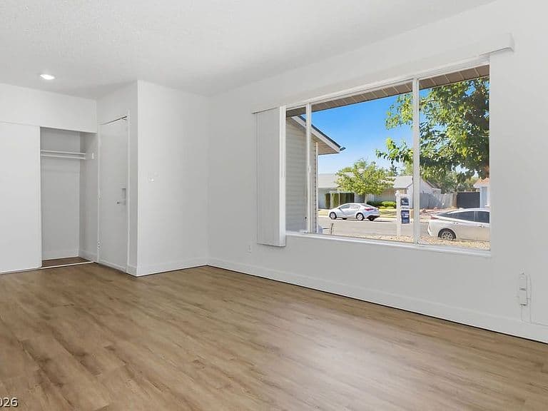3205 Mary Ann Ave photo 5
