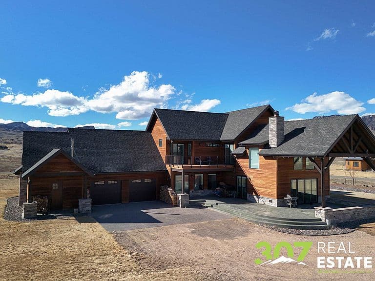 66 Stillwater Dr photo 2