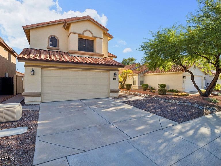 1243 E MURIEL Drive photo 3