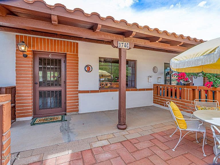 174 S Paseo Tierra APT C photo 4