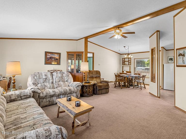 307 Hays Ln photo 4