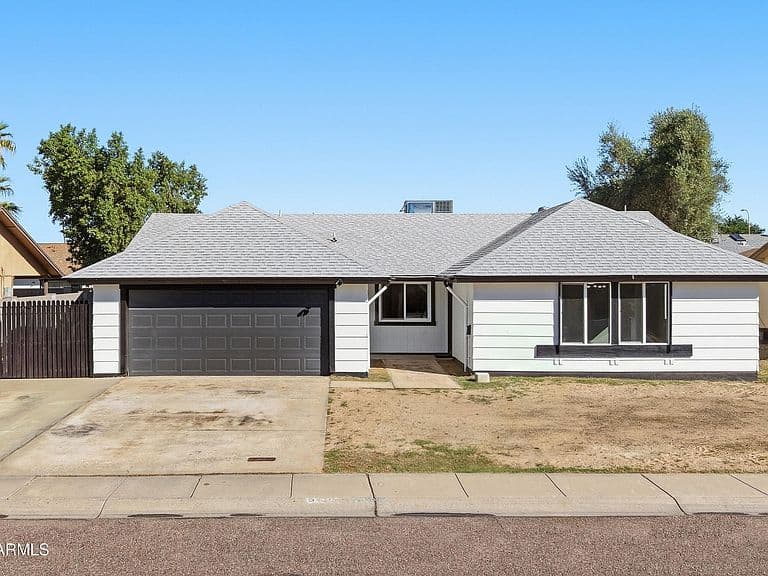 6420 W College Drive photo 2