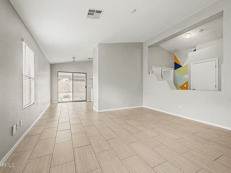 16640 W STATLER Street photo 4