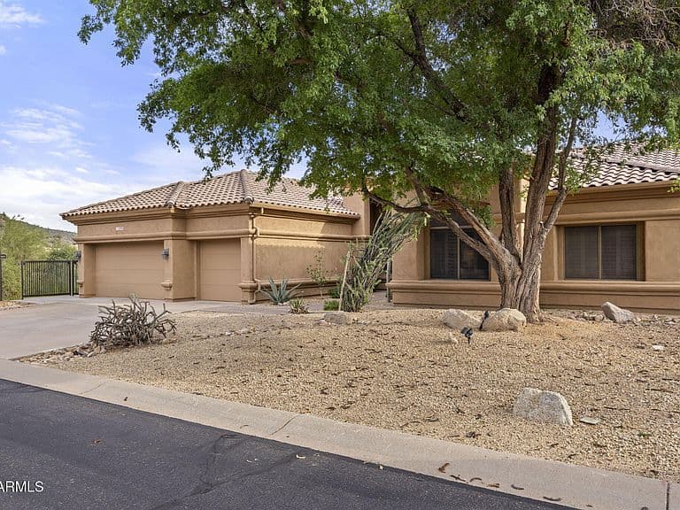13785 E PARADISE Drive photo 5