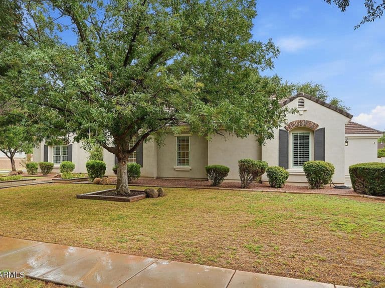 2889 E Page Court photo 3