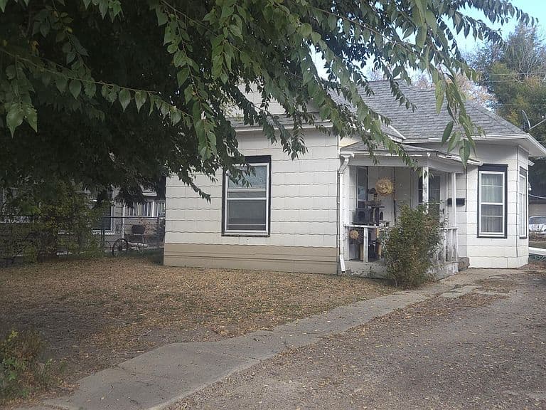 1125 N Sheridan Ave photo 3