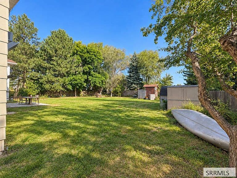 934 Elizabeth St photo 3