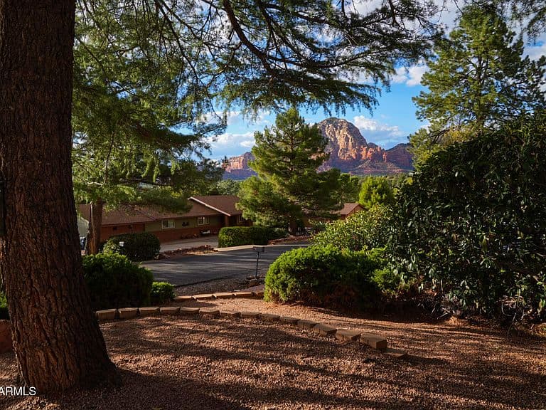180 Sierra Road photo 4
