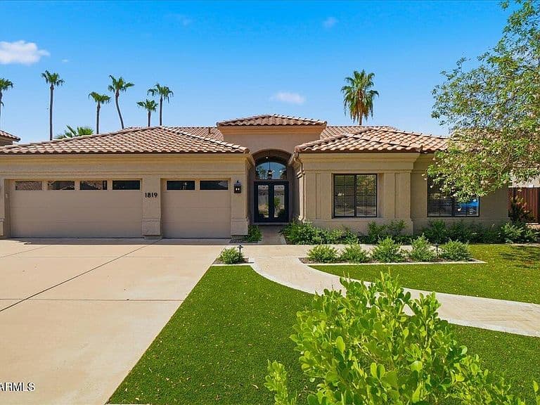 1819 E MONARCH BAY Drive photo 4
