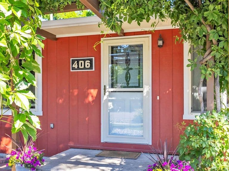406 N Teton Ave photo 3