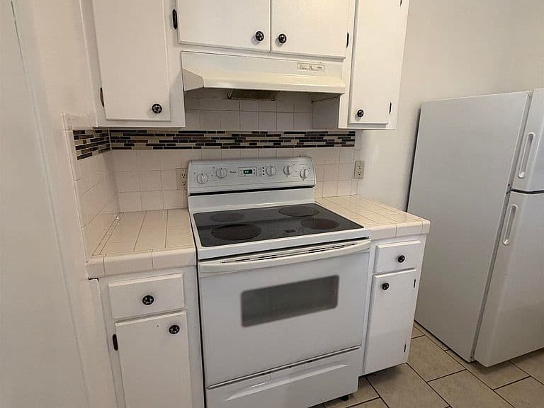 1250 W 20th Pl photo 5