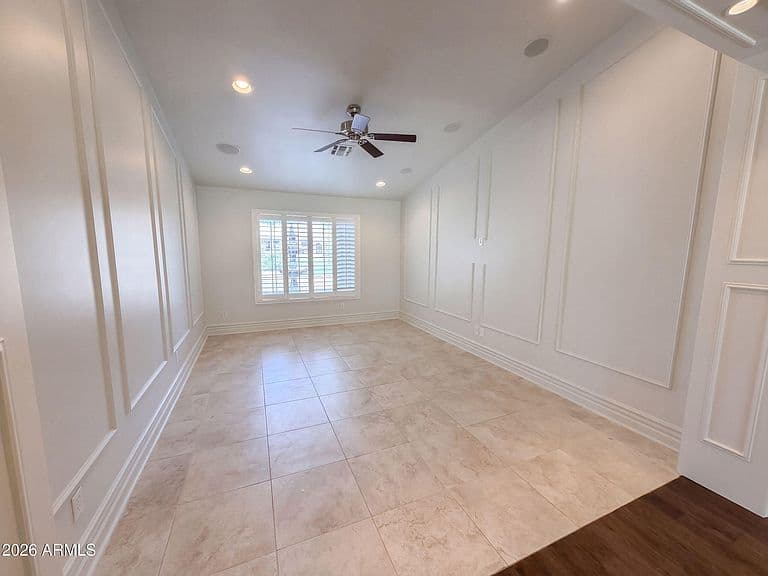 2599 E ARROWHEAD Trail photo 3