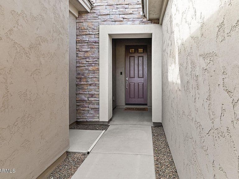 16897 W ALMERIA Road photo 4