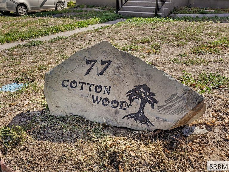 77 Cottonwood Ave photo 5