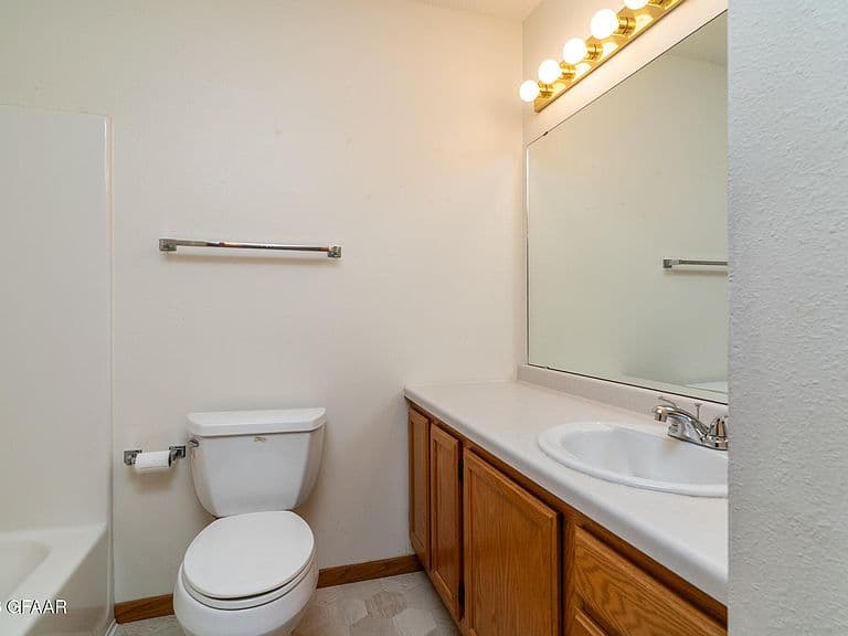 2075 Westminster Ct photo 5