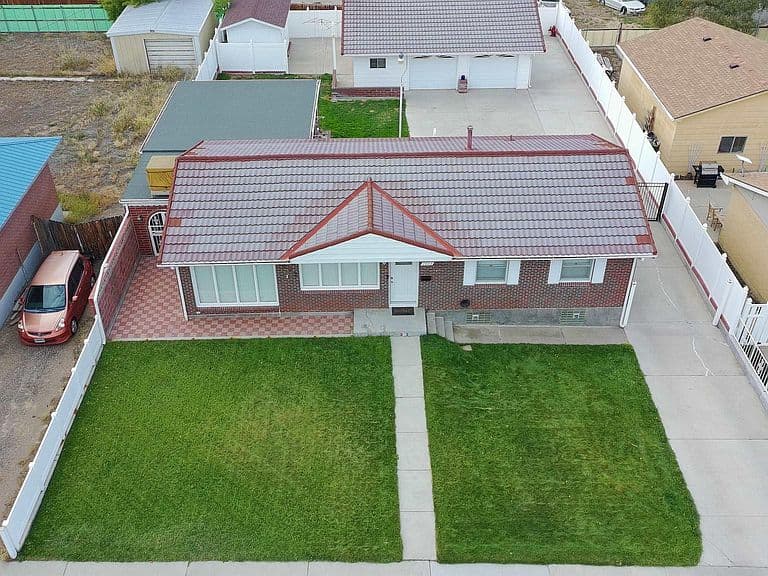 1422 Carbon St photo 4