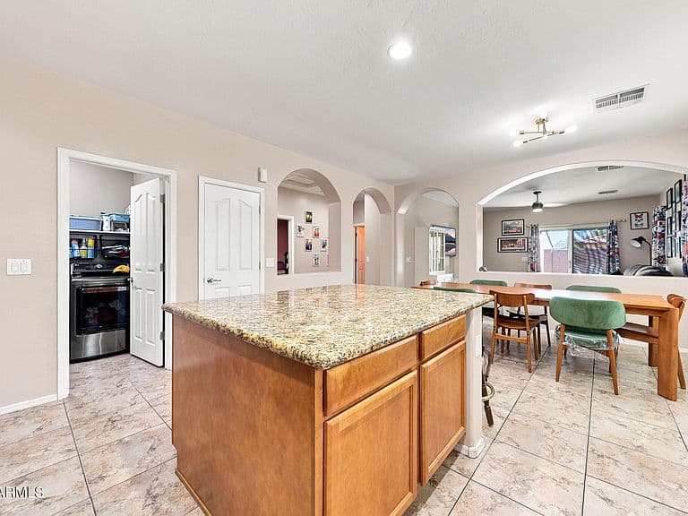16999 W MAGNOLIA Street photo 4