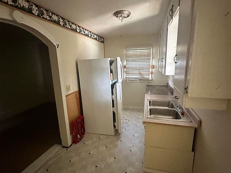 1430 5th St photo 2