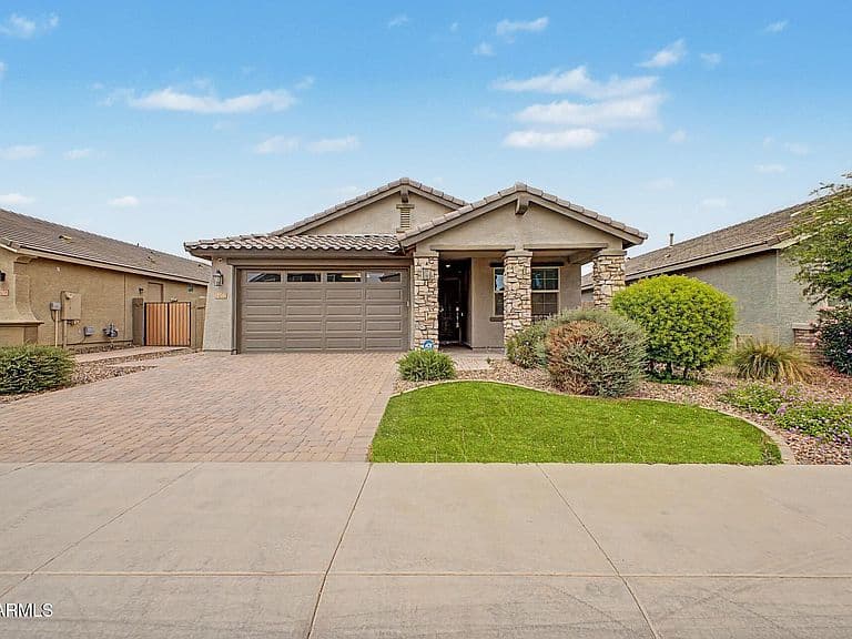 15072 W MCKINLEY Street photo 1
