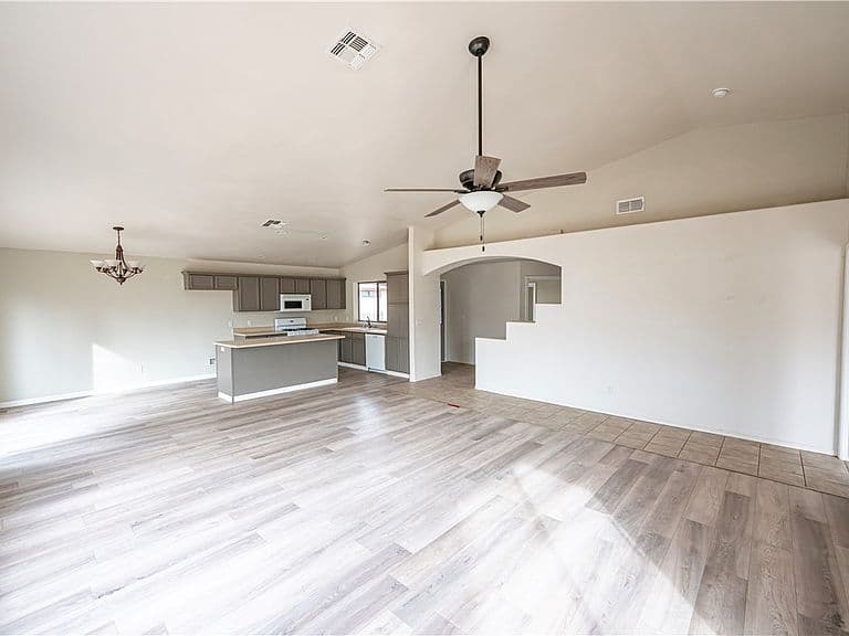 3952 E Packard Ave photo 2