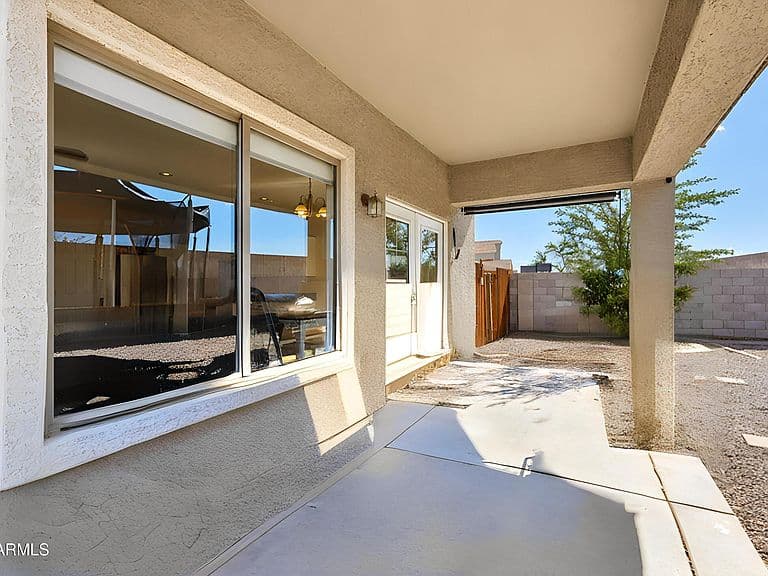 2831 N BANDURA Drive photo 3