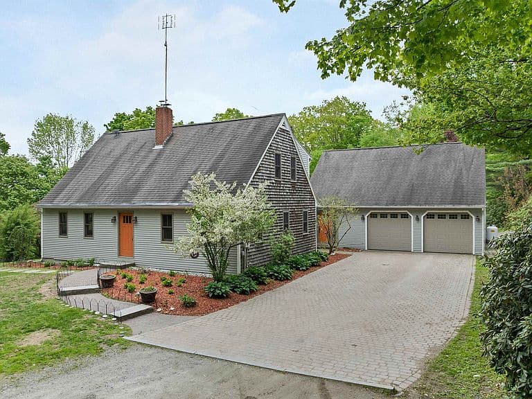 371 Baker Road photo 1