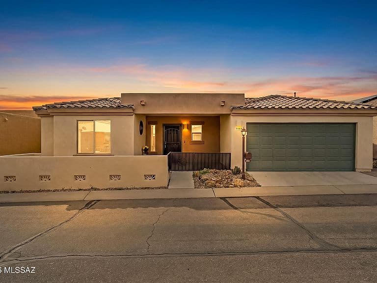 1149 W Calle Trio Los Panchos photo 1