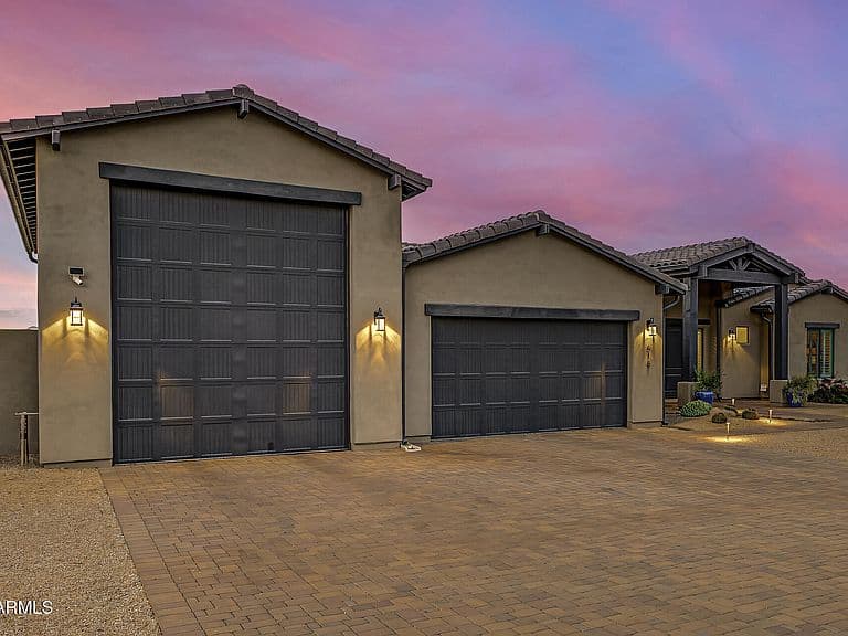 618 E TUMBLEWEED Drive photo 4