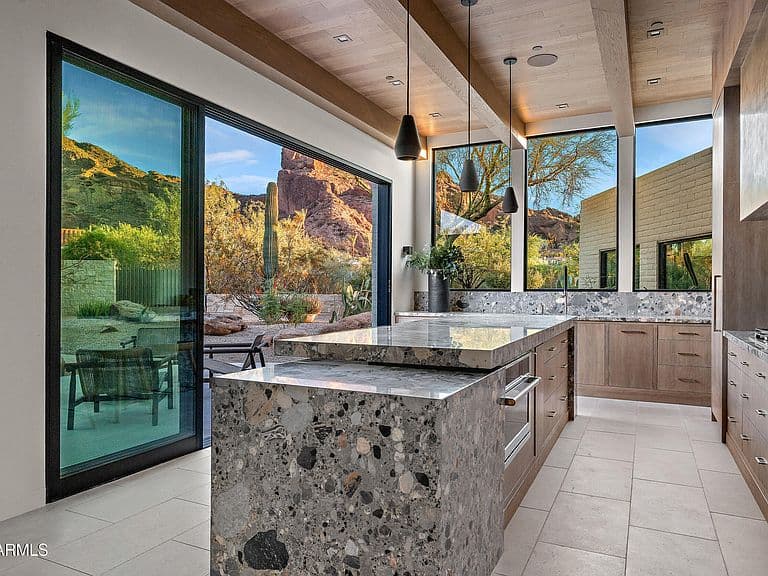 6135 N 51st Pl photo 3