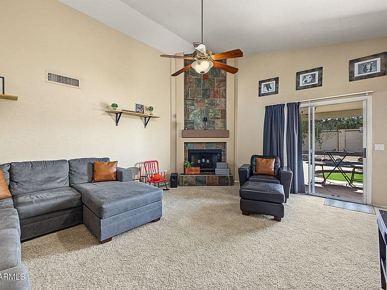 645 W NARANJA Avenue photo 4