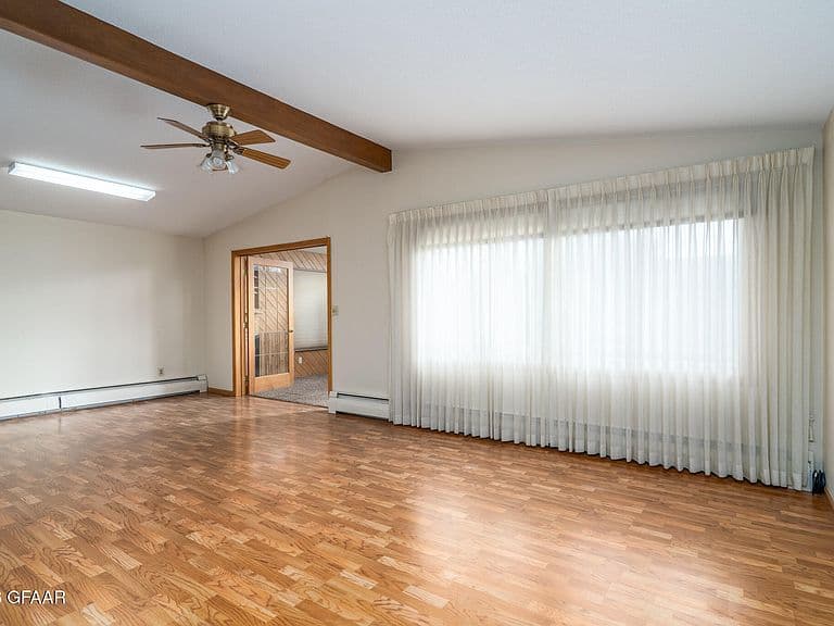 1618 Hoven Ln photo 5
