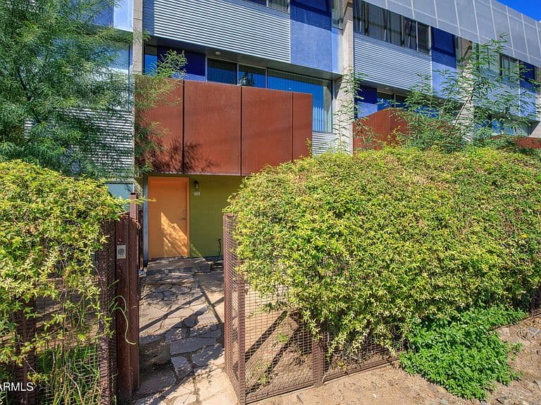 1145 E WHITTON Avenue #1008 photo 2