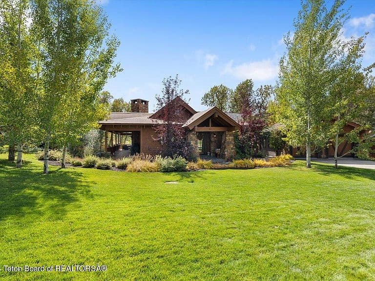 590 W Lodge Cottage Dr photo 4