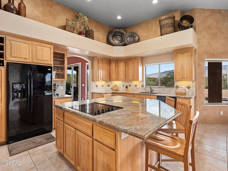 560 W Quiet Springs Dr photo 3