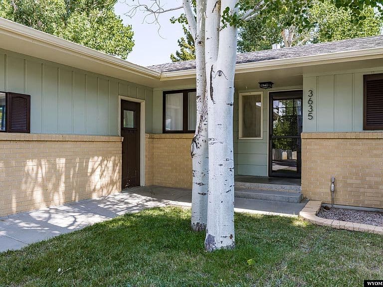 3635 Placid Dr photo 2