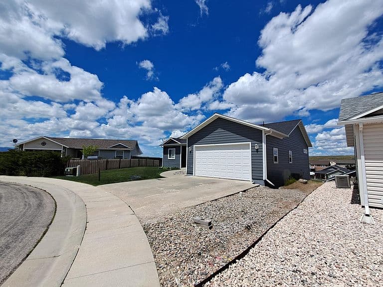 1225 Rosewood Ct photo 3
