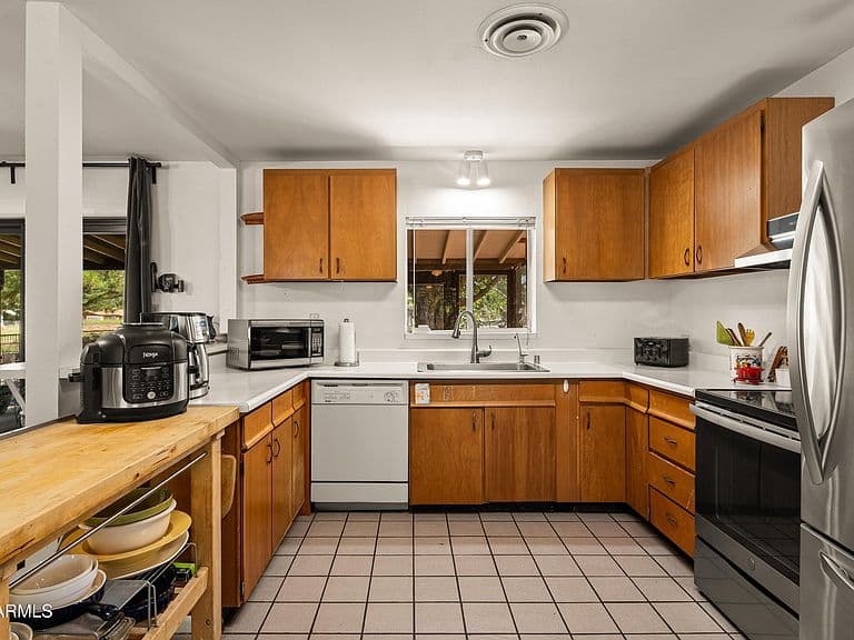 3520 E Yuma Drive photo 4
