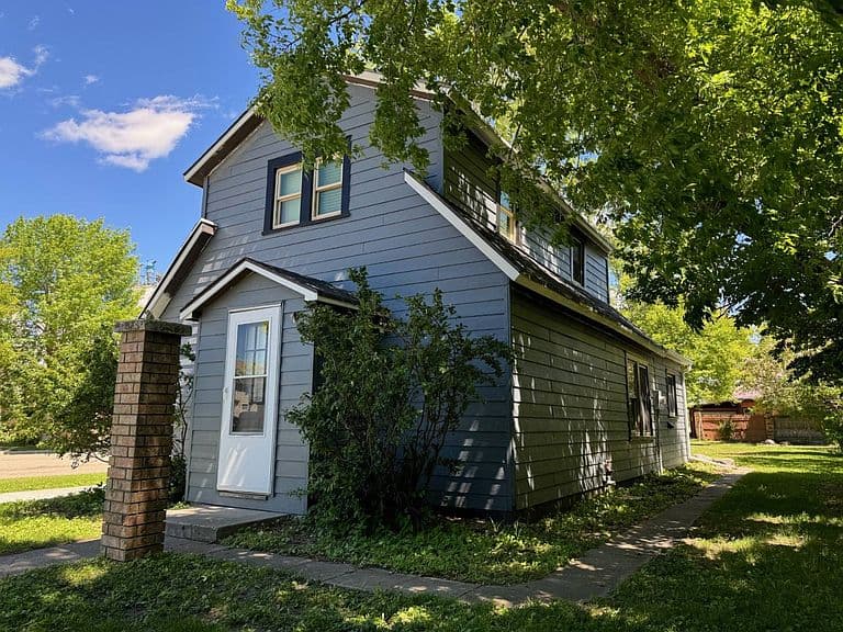 701 Thompson St photo 4